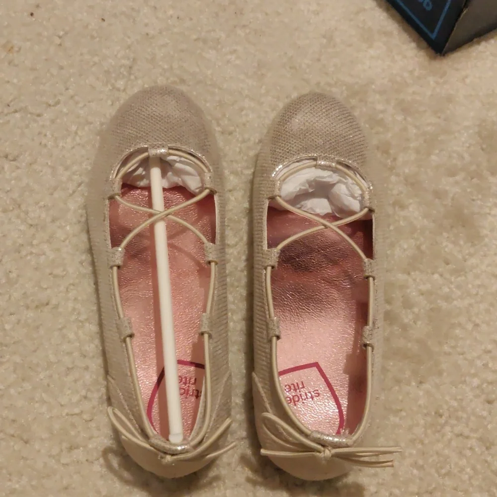 STRIDE RITE JULIA BALLET FLAT GIRLS SHOES size 13.5 M CHAMPAGNE Light Gold CUTE